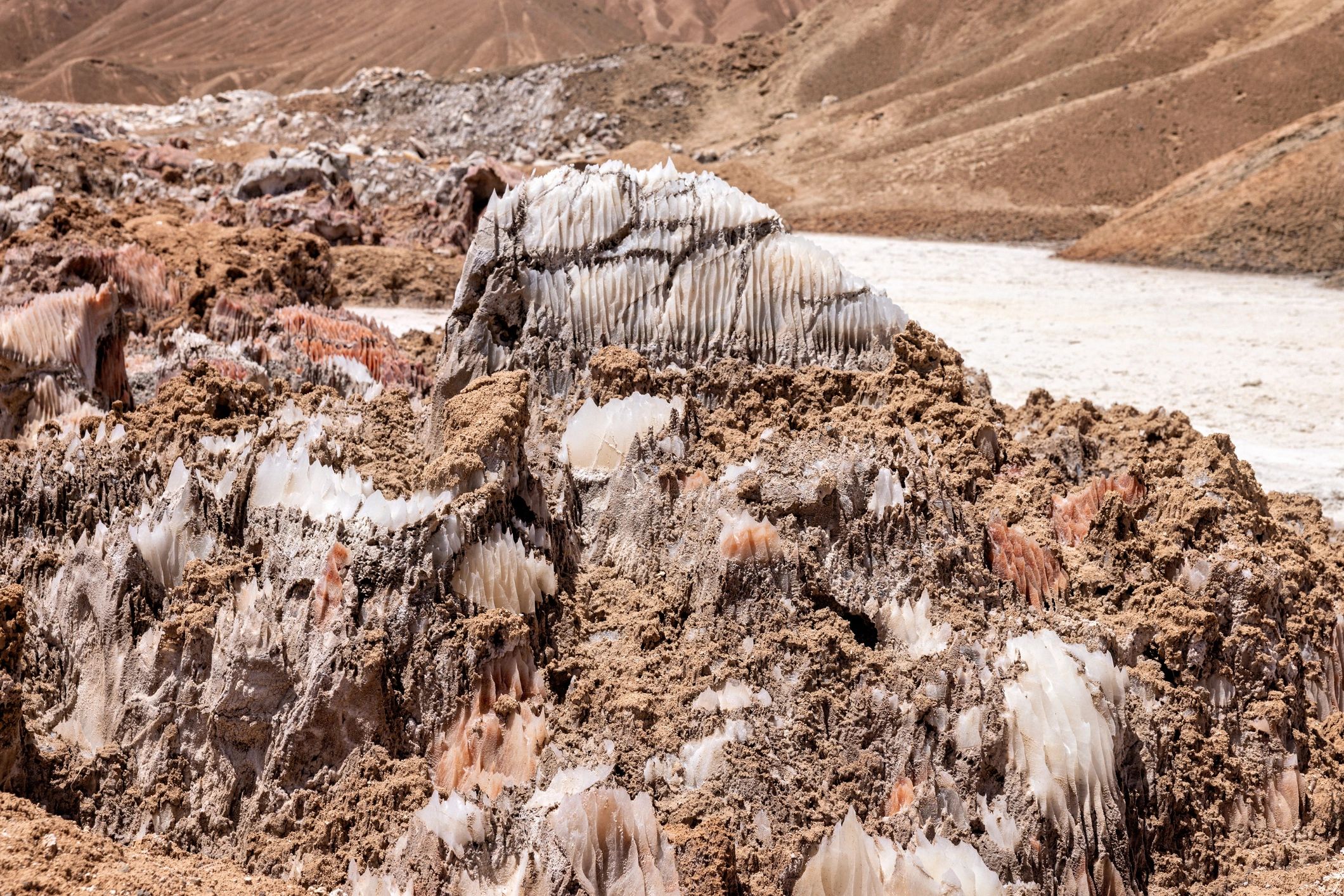 Salt mine deposits representing bulk pink salt export supply